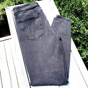 Black High-Rise American Eagle Jeans - Skinny